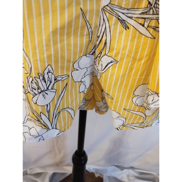 NWT 2-Piece Sleeveless Romper Set by LUSH Yellow White Black Florals Size Small - Picture 2 of 10